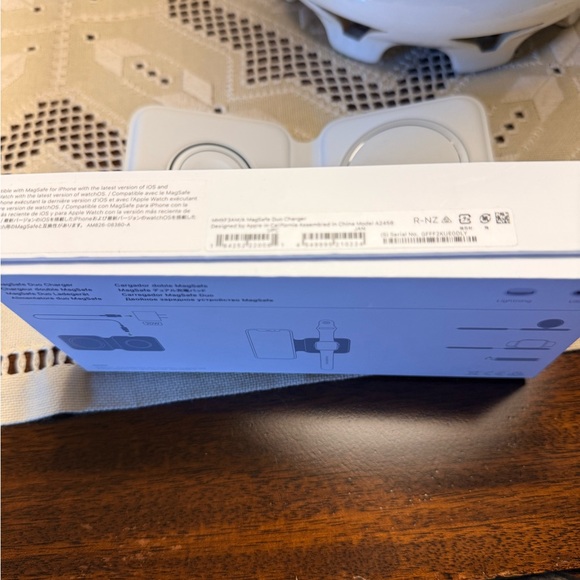 Apple MagSafe Duo Charger. Authentic Apple product. Like New condition. White - Picture 13 of 16